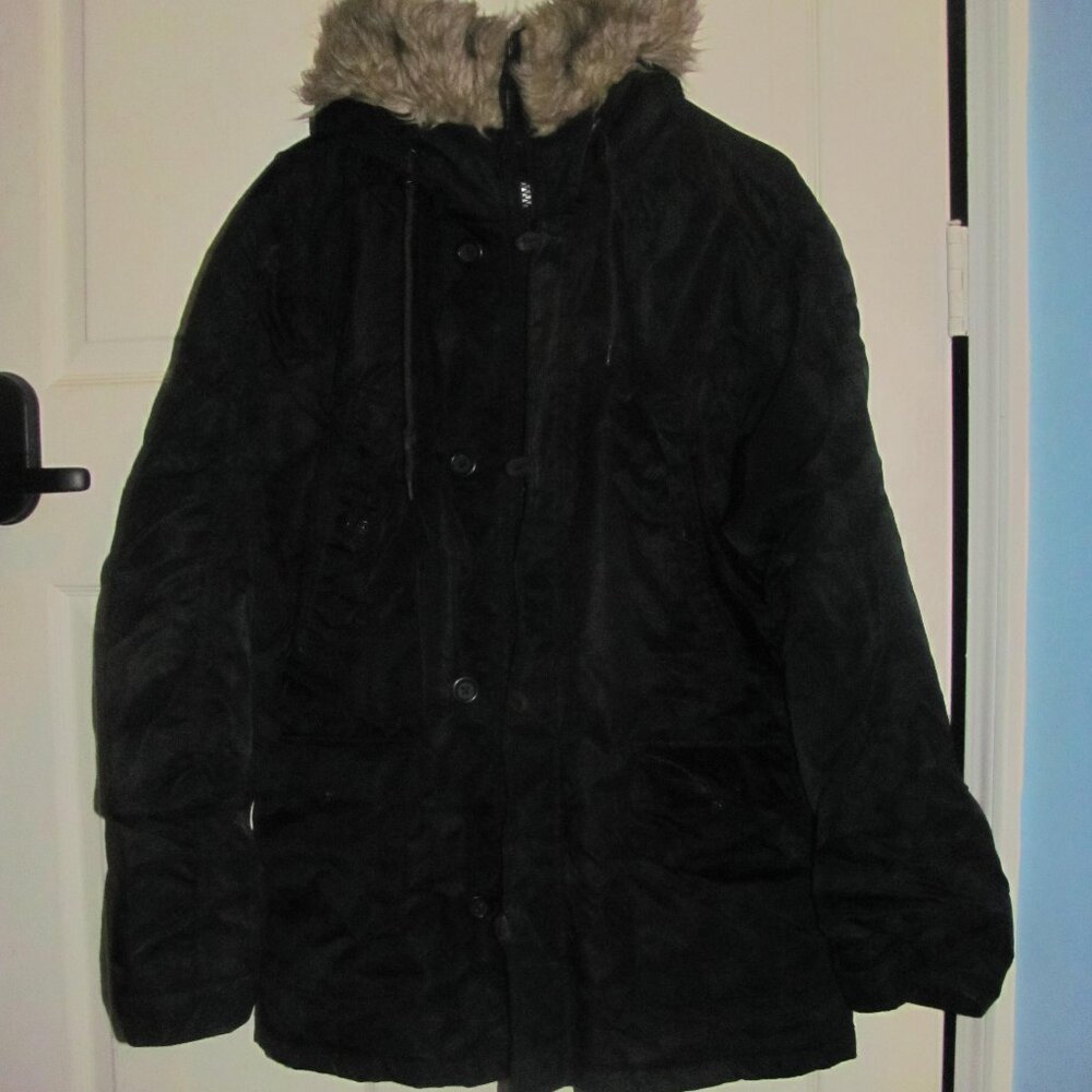 Insulated Winter Parka Jacket by Linea. Hood & Pockets. Size Medium. VG Preowned